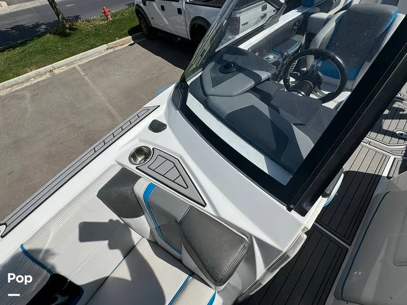 Slide: The Image of Nautique SUPER AIR NAUTIQUE 2019 - 14096817