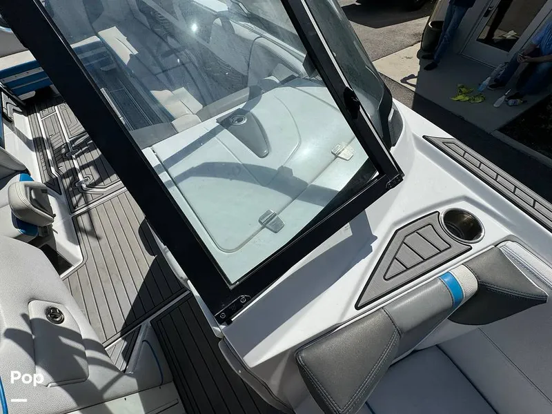 Slide: The Image of Nautique SUPER AIR NAUTIQUE 2019 - 14096821