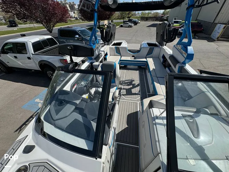 Slide: The Image of Nautique SUPER AIR NAUTIQUE 2019 - 14096822