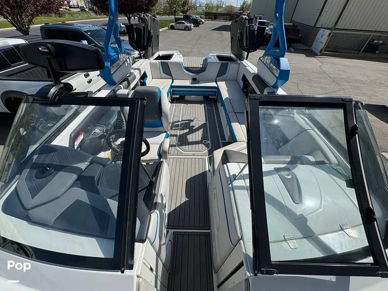 Slide: The Image of Nautique SUPER AIR NAUTIQUE 2019 - 14096848