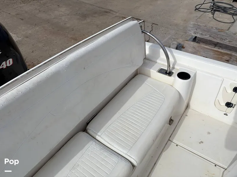 Slide: The Image of Beverage Holders/flip Down Passenger Seating - 16185061