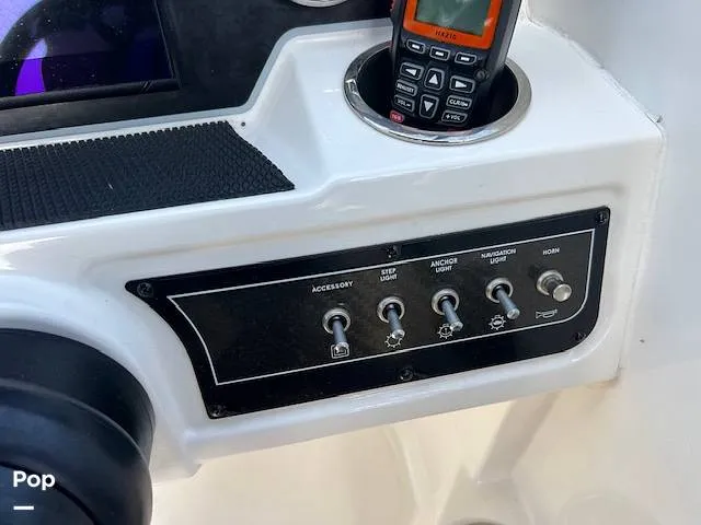 Slide: The Image of Bayliner DX 2200 2023 - 14254979