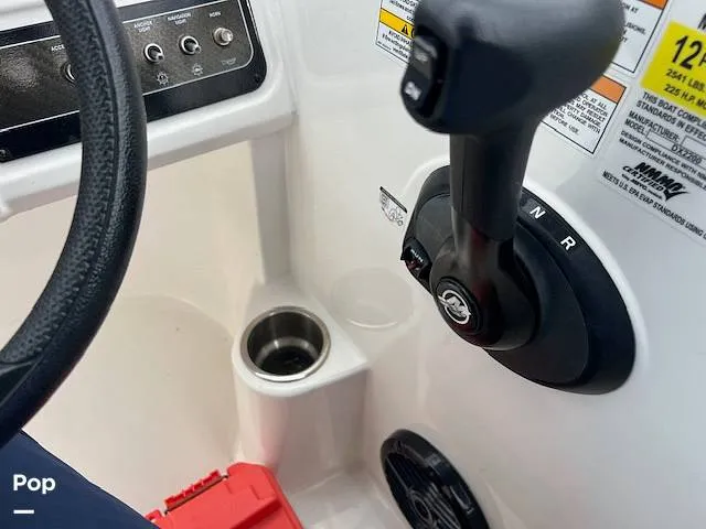 Slide: The Image of Bayliner DX 2200 2023 - 14178354