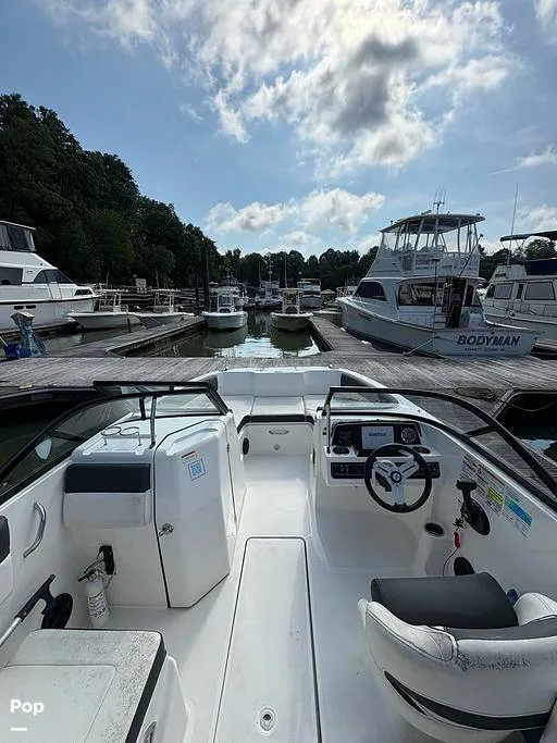 Slide: The Image of Bayliner DX 2200 2023 - 15686709