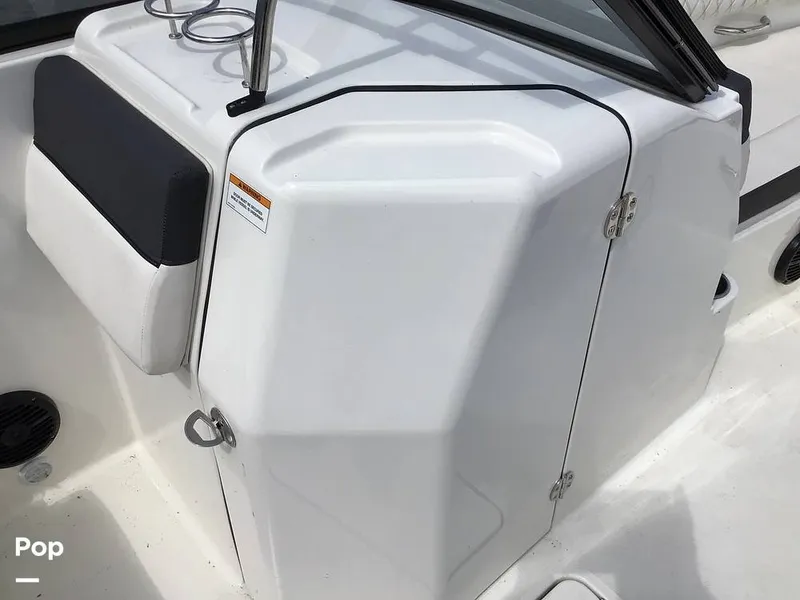 Slide: The Image of Bayliner DX 2200 2023 - 14328443