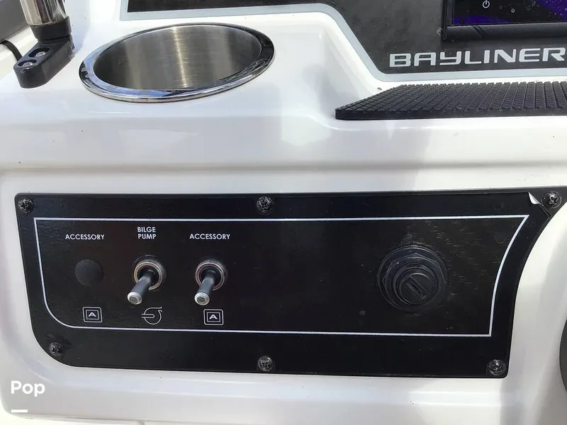 Slide: The Image of Bayliner DX 2200 2023 - 14328450