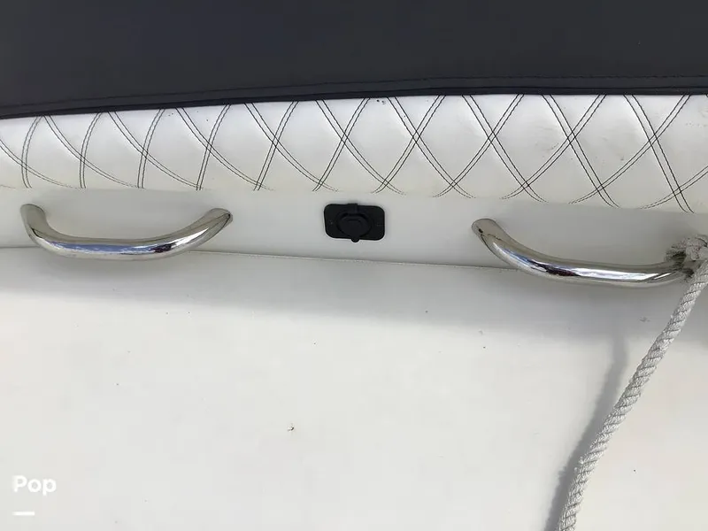 Slide: The Image of Bayliner DX 2200 2023 - 14328459