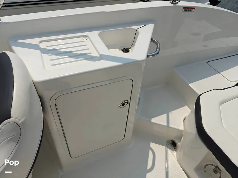 Slide: The Image of Bayliner DX2200 2023 - 14572871