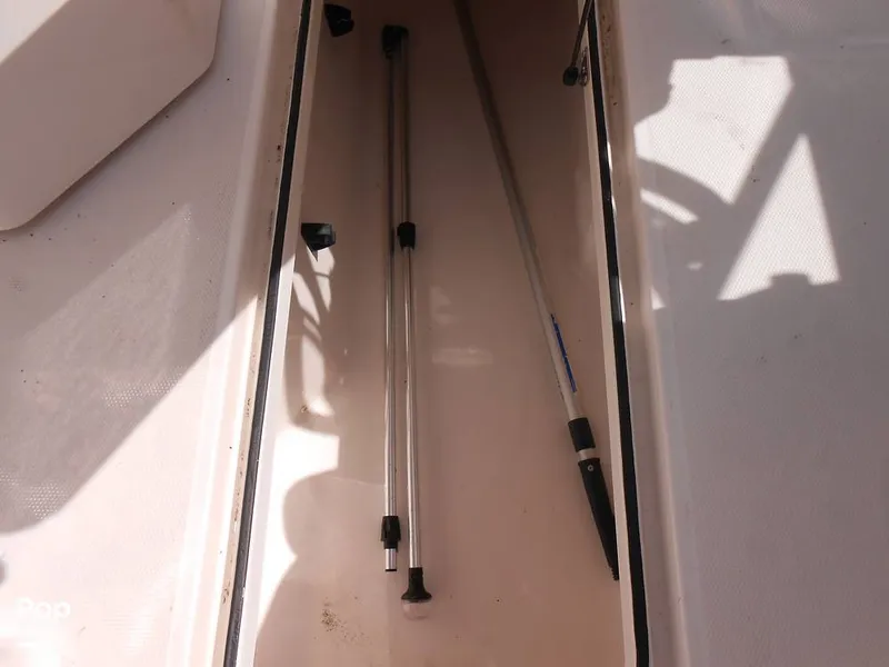 Slide: The Image of Bayliner DX2200 2023 - 14187869