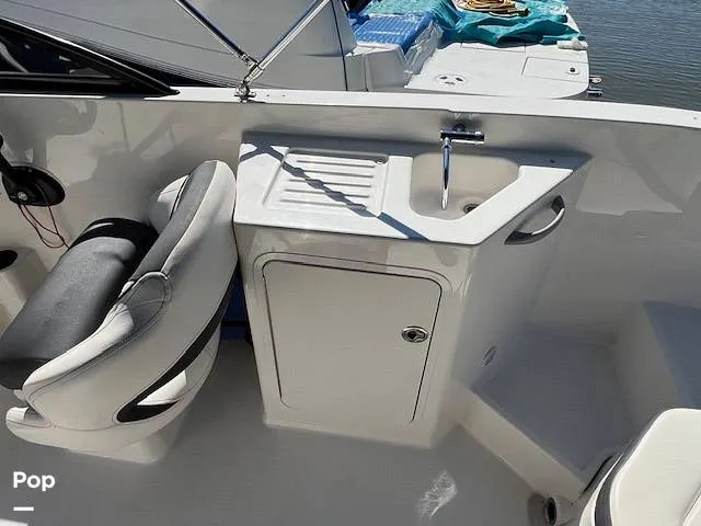 Slide: The Image of Bayliner DX 2200 2022 - 14411614