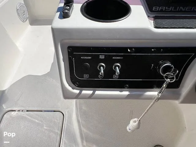 Slide: The Image of Bayliner DX 2200 2022 - 14411618