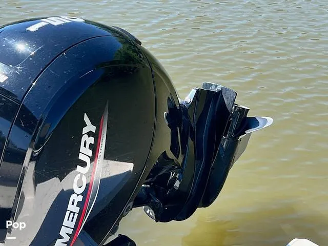 Slide: The Image of Bayliner DX 2200 2022 - 14411604