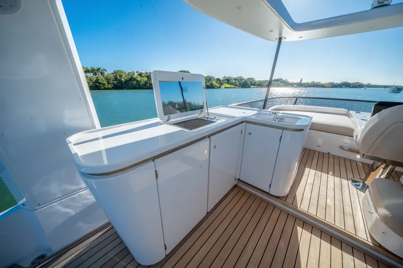 Slide: The Image of Azimut Fly 62 2026 - 14