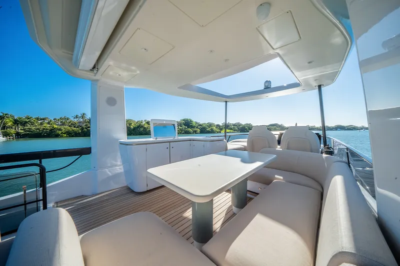 Slide: The Image of Azimut Fly 62 2026 - 15