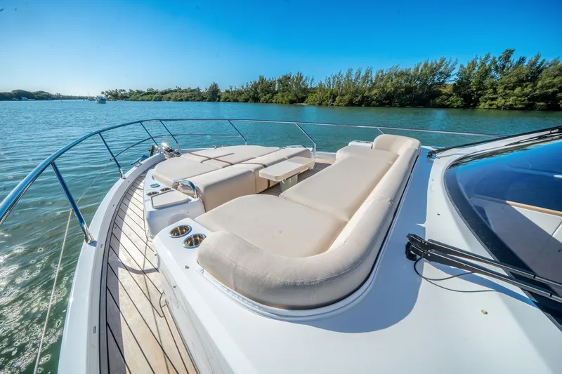 Slide: The Image of Azimut Fly 62 2026 - 18