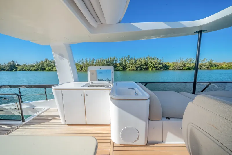 Slide: The Image of Azimut Fly 62 2026 - 19