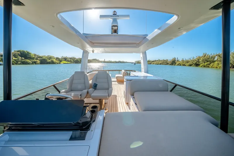 Slide: The Image of Azimut Fly 62 2026 - 21