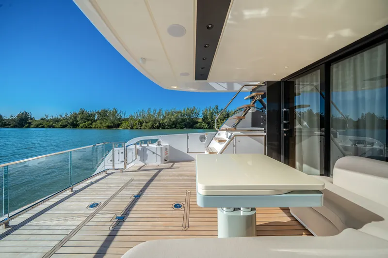 Slide: The Image of Azimut Fly 62 2026 - 27