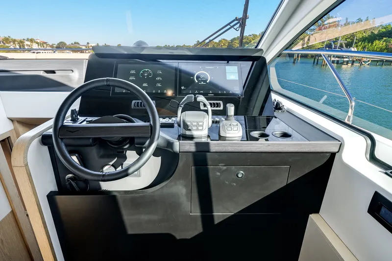 Slide: The Image of Azimut Fly 62 2026 - 31