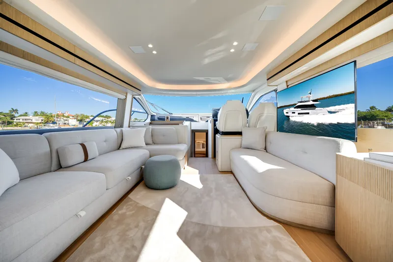 Slide: The Image of Azimut Fly 62 2026 - 33