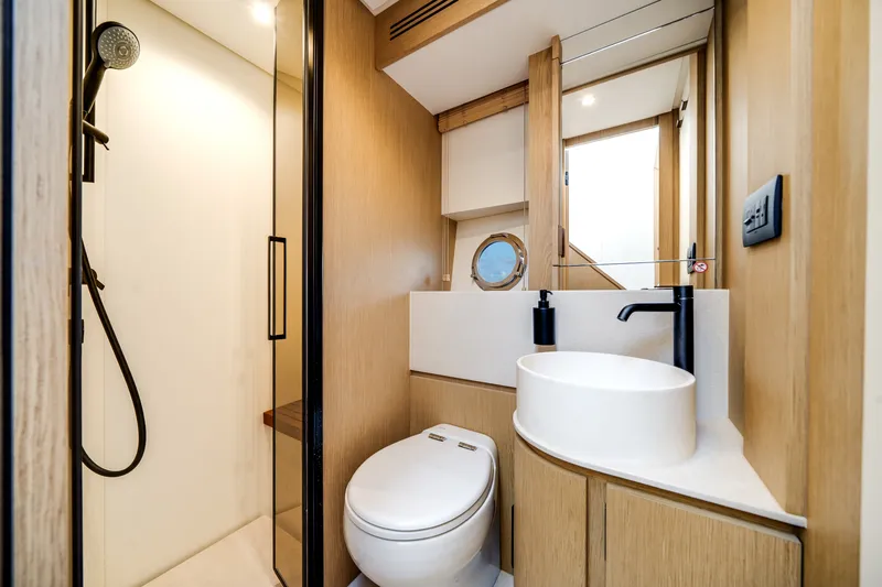 Slide: The Image of Azimut Fly 62 2026 - 39