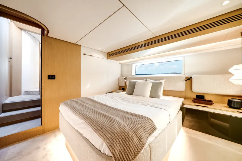 Slide: The Image of Azimut Fly 62 2026 - 40