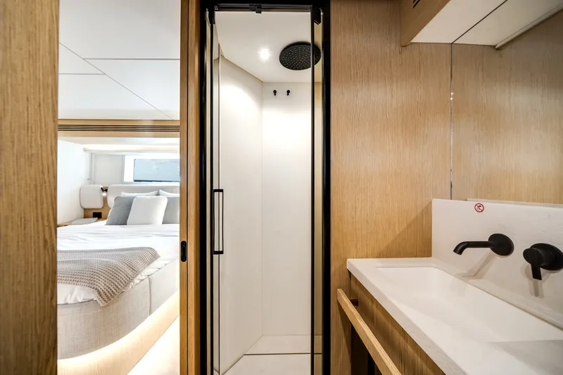 Slide: The Image of Azimut Fly 62 2026 - 41