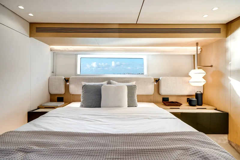 Slide: The Image of Azimut Fly 62 2026 - 47