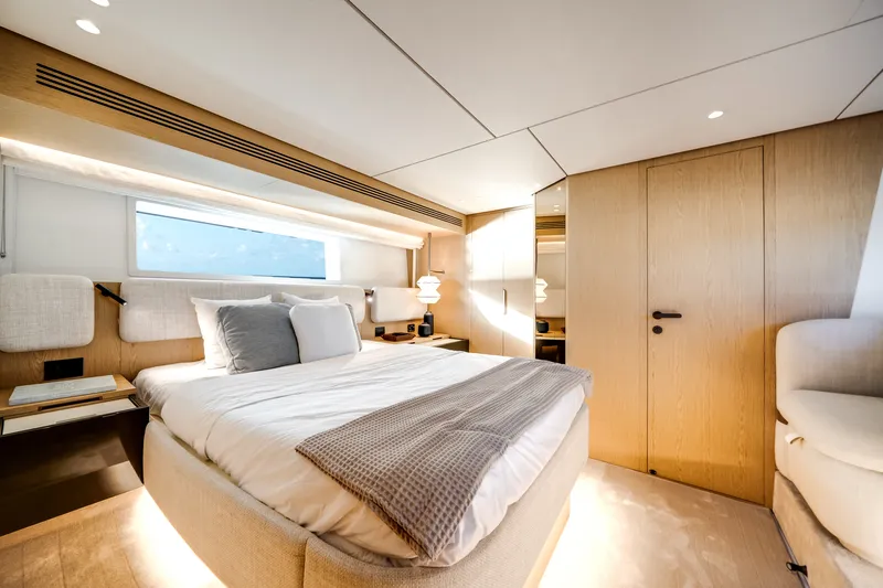 Slide: The Image of Azimut Fly 62 2026 - 48