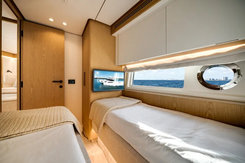 Slide: The Image of Azimut Fly 62 2026 - 50