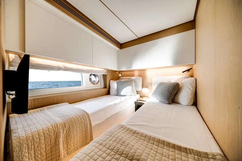 Slide: The Image of Azimut Fly 62 2026 - 51