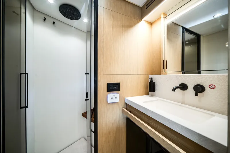 Slide: The Image of Azimut Fly 62 2026 - 52