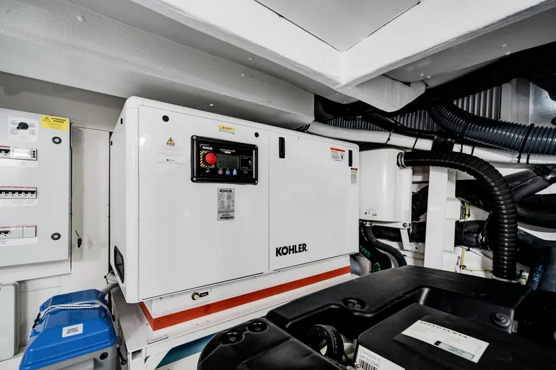 Slide: The Image of Azimut Fly 62 2026 - 59