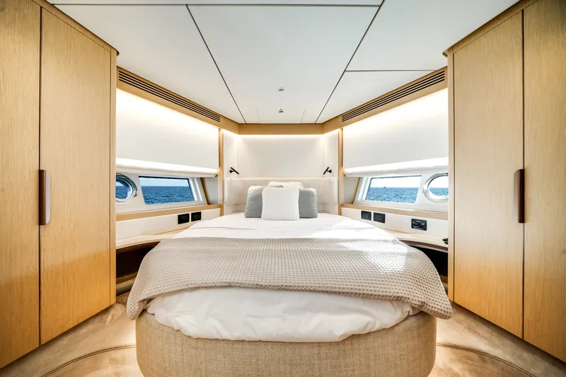 Slide: The Image of Azimut Fly 62 2026 - 55