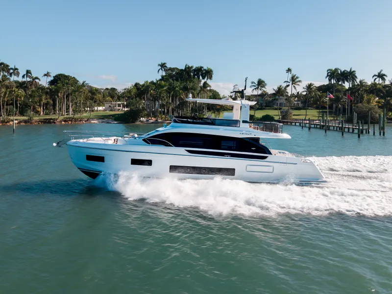 Slide: The Image of Azimut Fly 62 2026 - 8