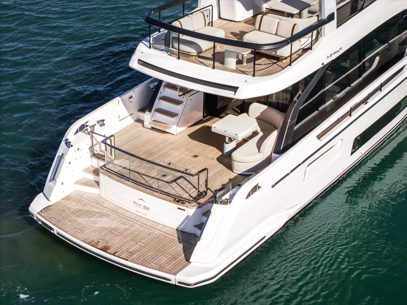 Slide: The Image of Azimut Fly 62 2026 - 9