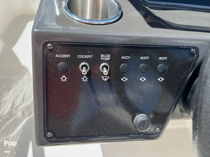 Slide: The Image of Bayliner DX 2200 2023 - 14268489