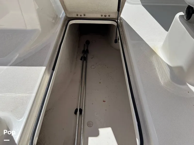 Slide: The Image of Bayliner DX 2200 2023 - 14268491