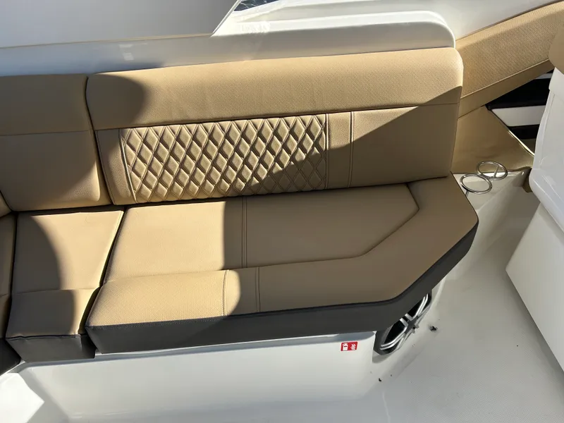 Slide: The Image of Sea Ray SLX 310 Outboard 2026 - 15