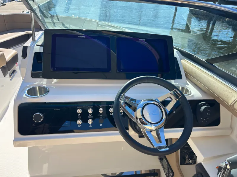 Slide: The Image of Sea Ray SLX 310 Outboard 2026 - 22