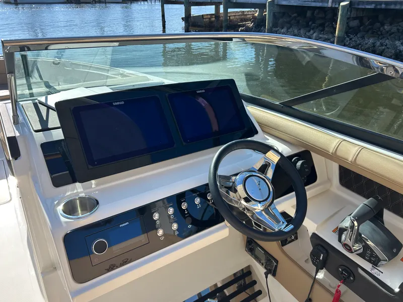 Slide: The Image of Sea Ray SLX 310 Outboard 2026 - 23