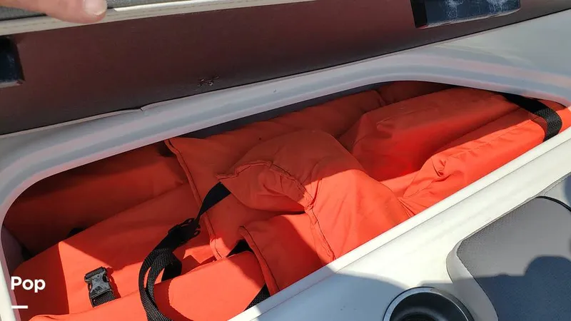 Slide: The Image of Bayliner VR6 OB 2023 - 14466576