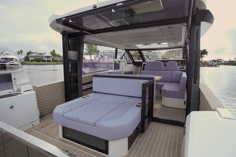 Slide: The Image of Saxdor 400 GTO 2026 - 5