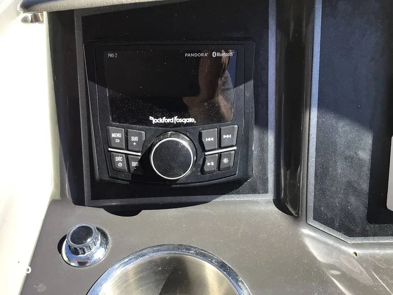 Slide: The Image of Bayliner VR6 2023 - 14277340