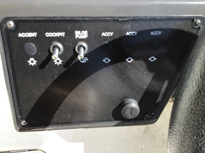 Slide: The Image of Bayliner VR6 2023 - 14277345