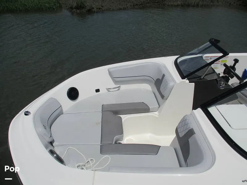Slide: The Image of Bayliner VR6 2023 - 14277384