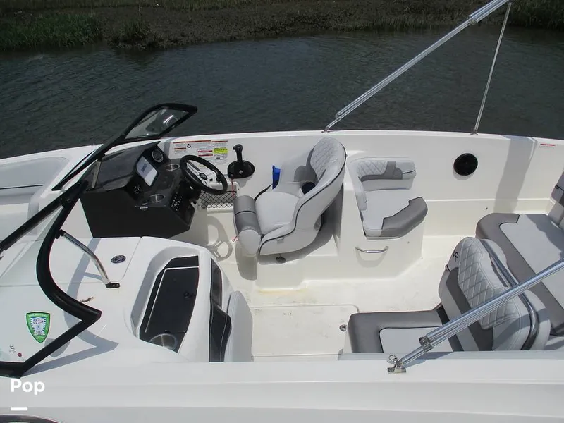 Slide: The Image of Bayliner VR6 2023 - 14277385