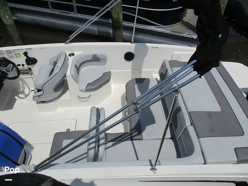 Slide: The Image of Bayliner VR6 2023 - 14293367