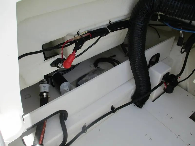 Slide: The Image of Bayliner VR6 2023 - 14293389