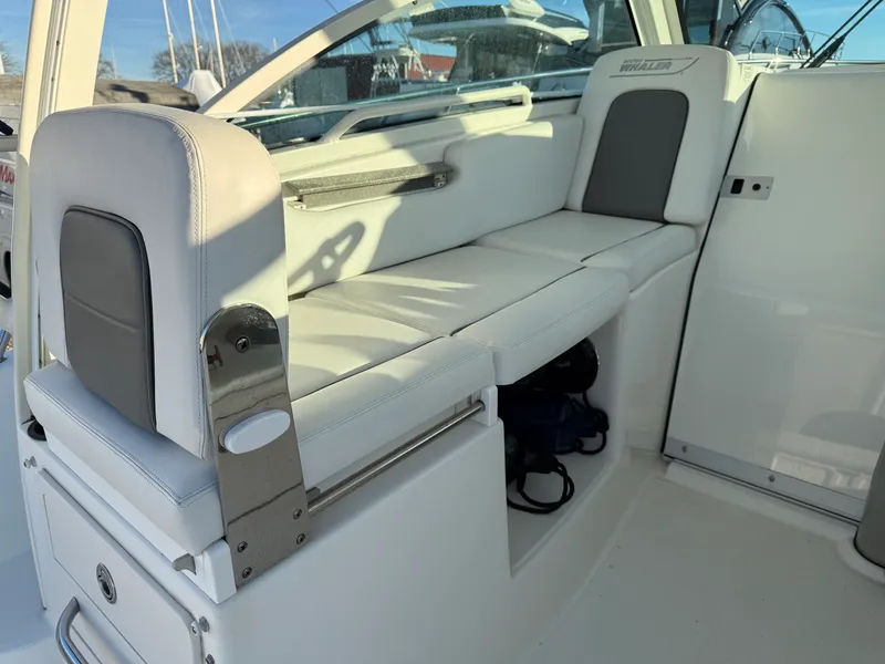 Slide: The Image of Boston Whaler 285 CONQUEST 2013 - 13